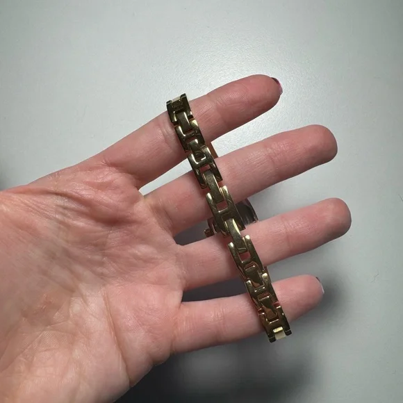 Watch - Picture 4 of 5